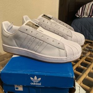 ADIDAS WHITE METAL PLAQUE (RARE) SUPERSTAR SIZE 10